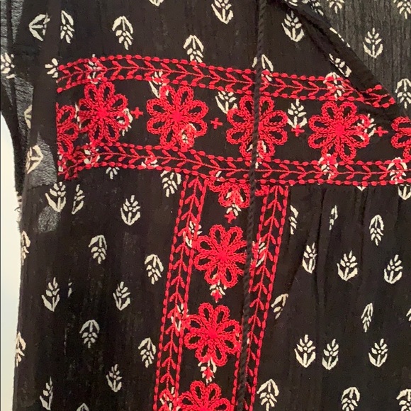 Blouse with Embroidery Detail - Picture 2 of 2